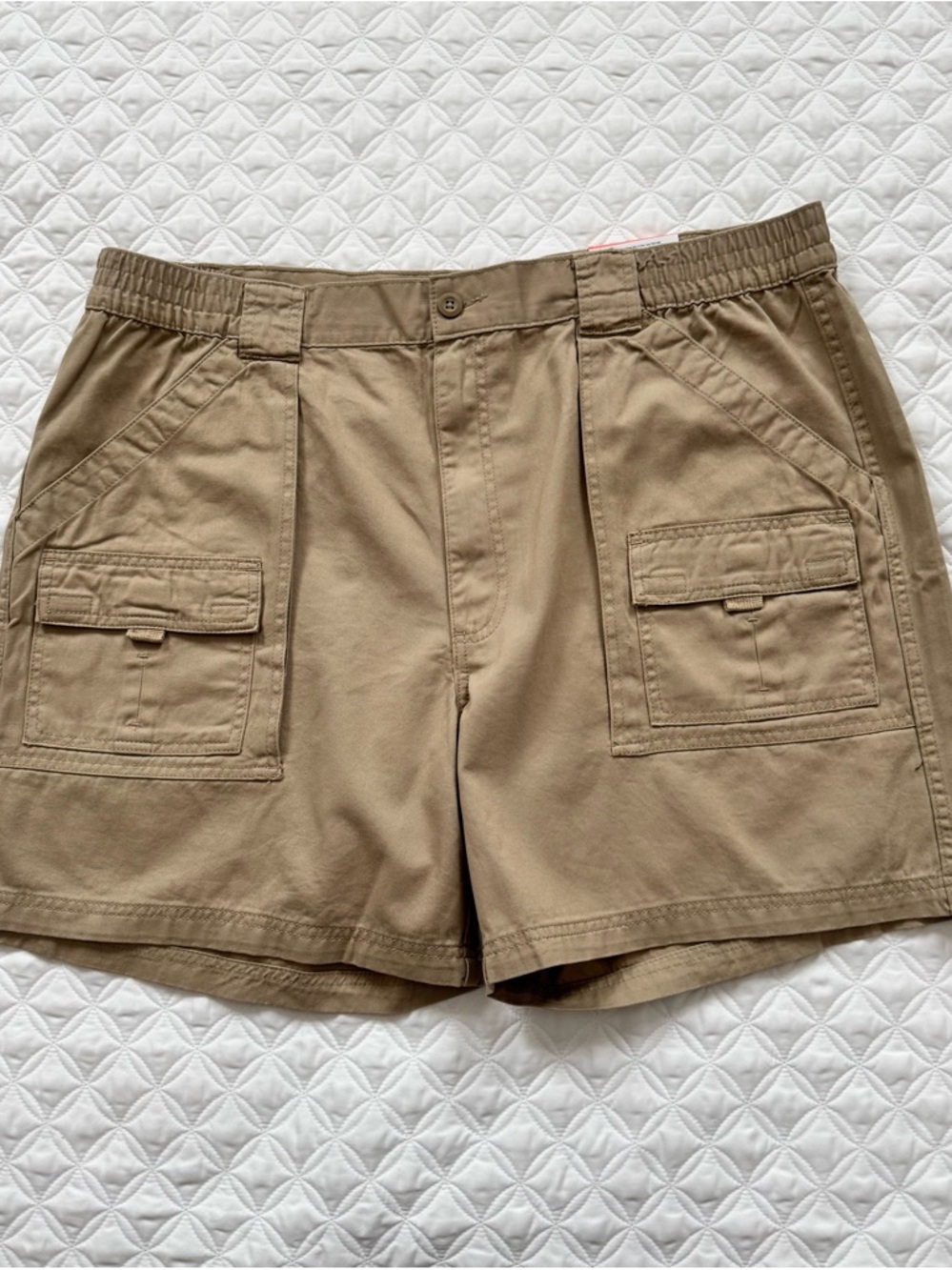 NWT St. John's Bay Tan Hiking Cargo 7" Inseam Shorts Size 44
